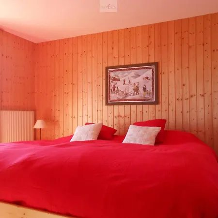 Chalet Volets Rouges Vex